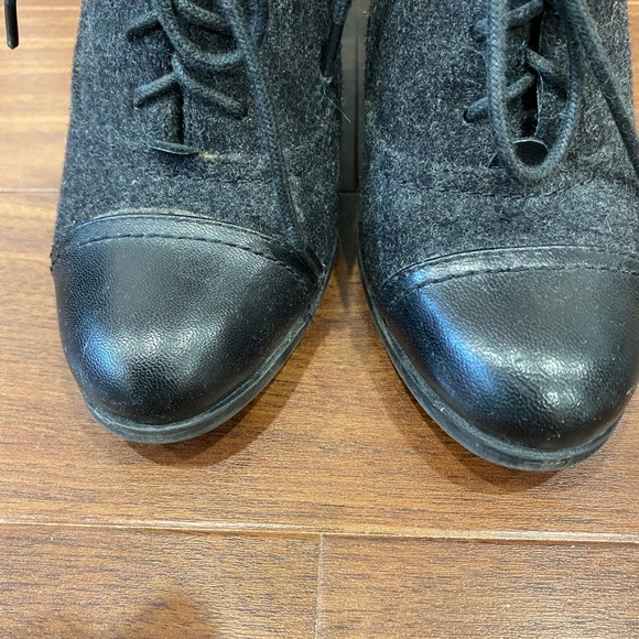 Nine West Oxford Shoes - Picture 3 of 4